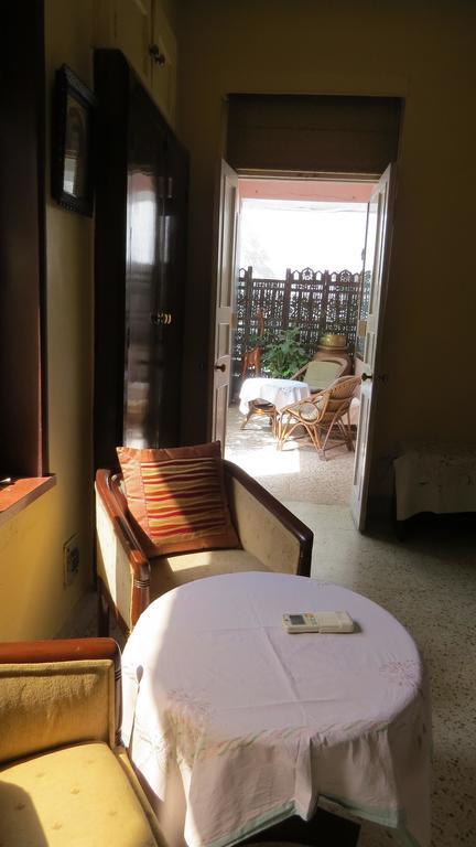 Master Bed And Breakfast Нью-Дели Номер фото