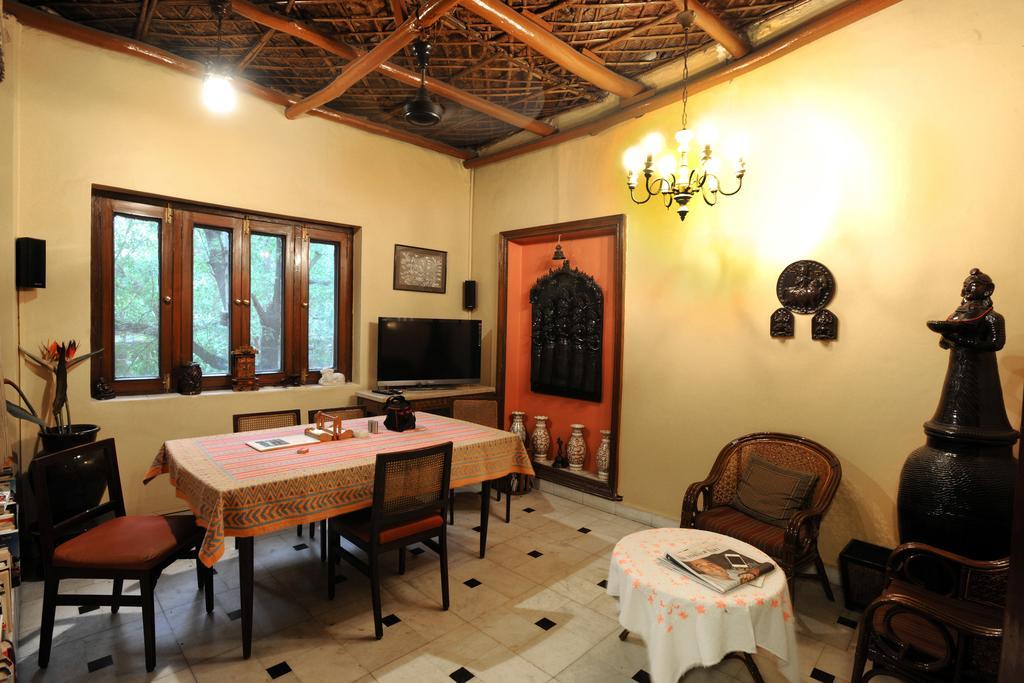 Master Bed And Breakfast Нью-Дели Экстерьер фото